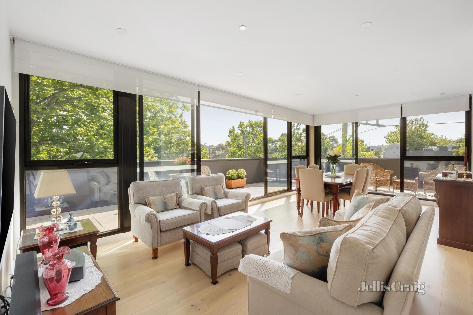 204/288 Canterbury Road, Surrey Hills image 1