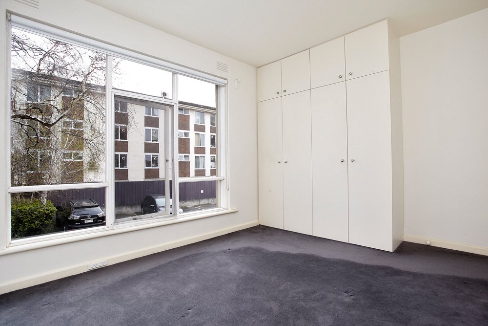 Property Gallery Thumbnail 3