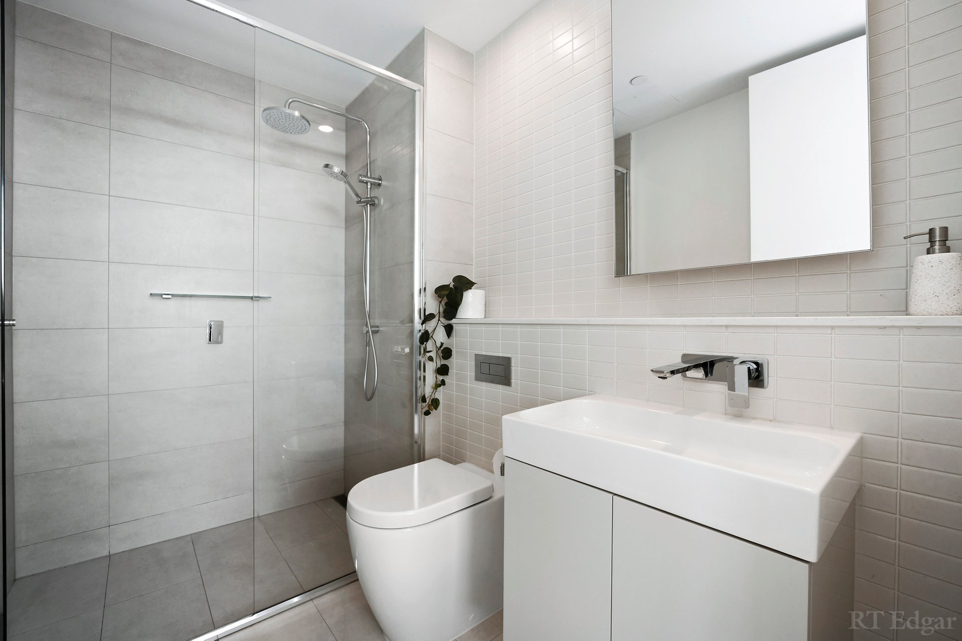 Property Gallery Thumbnail 6