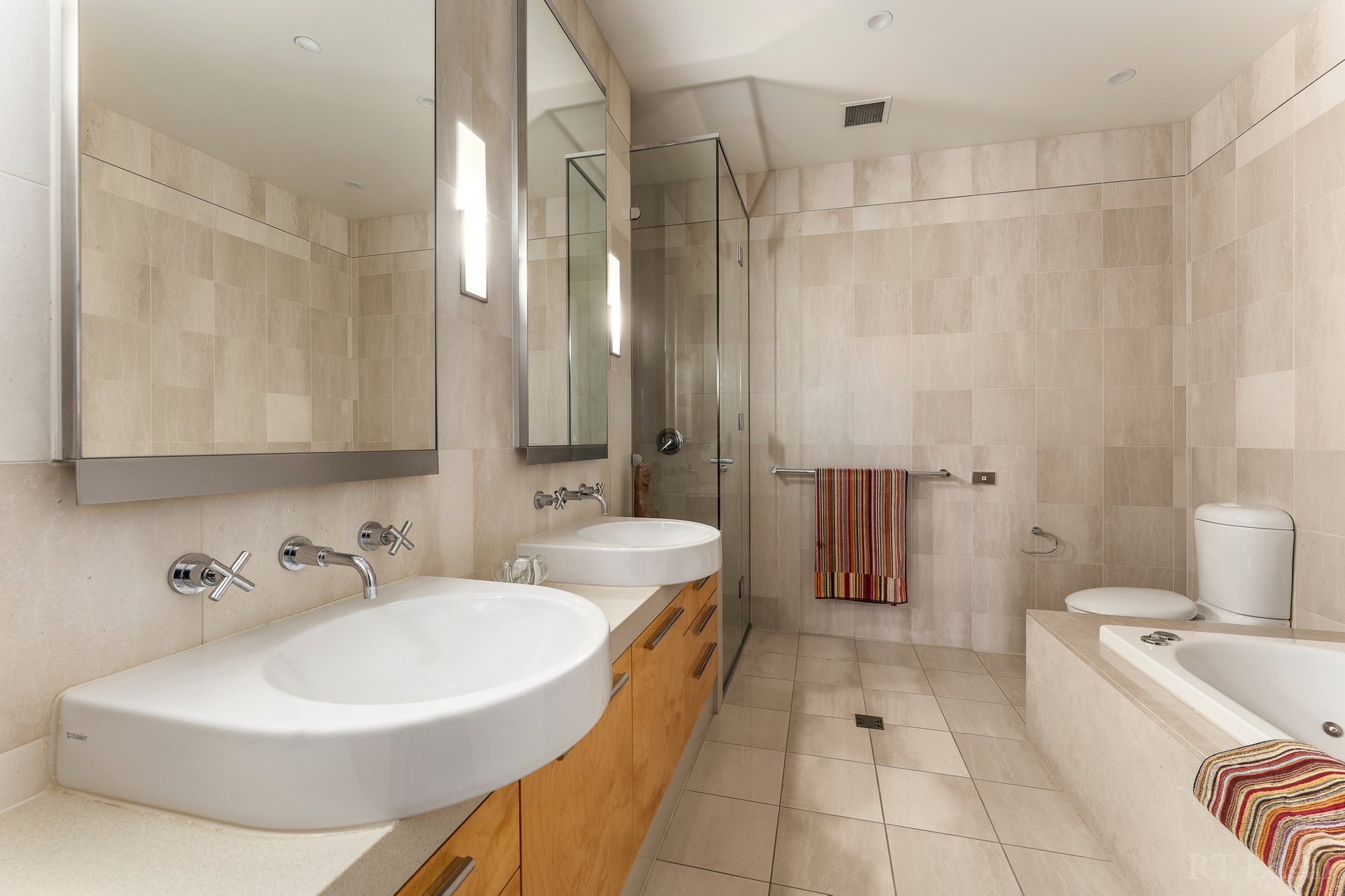 Property Gallery Thumbnail 8
