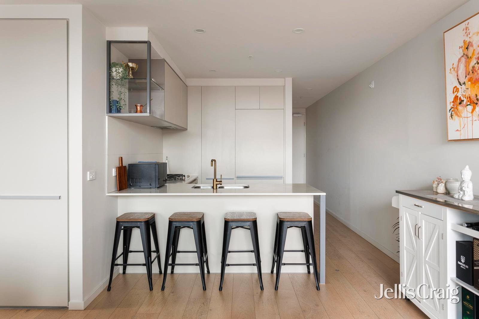 204/5 Beavers Road, Northcote image 2