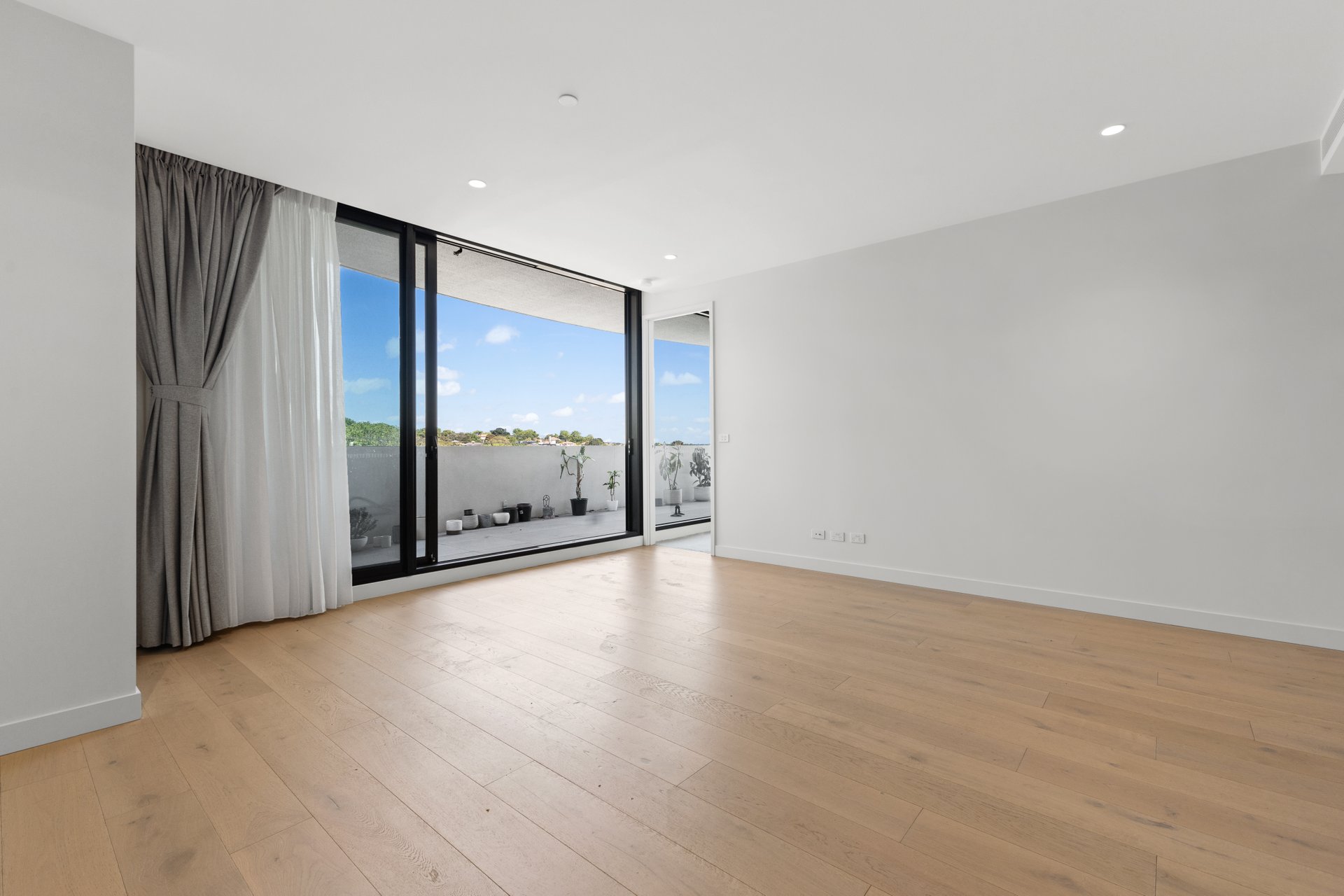 204/585 Burke Road, Camberwell image 3