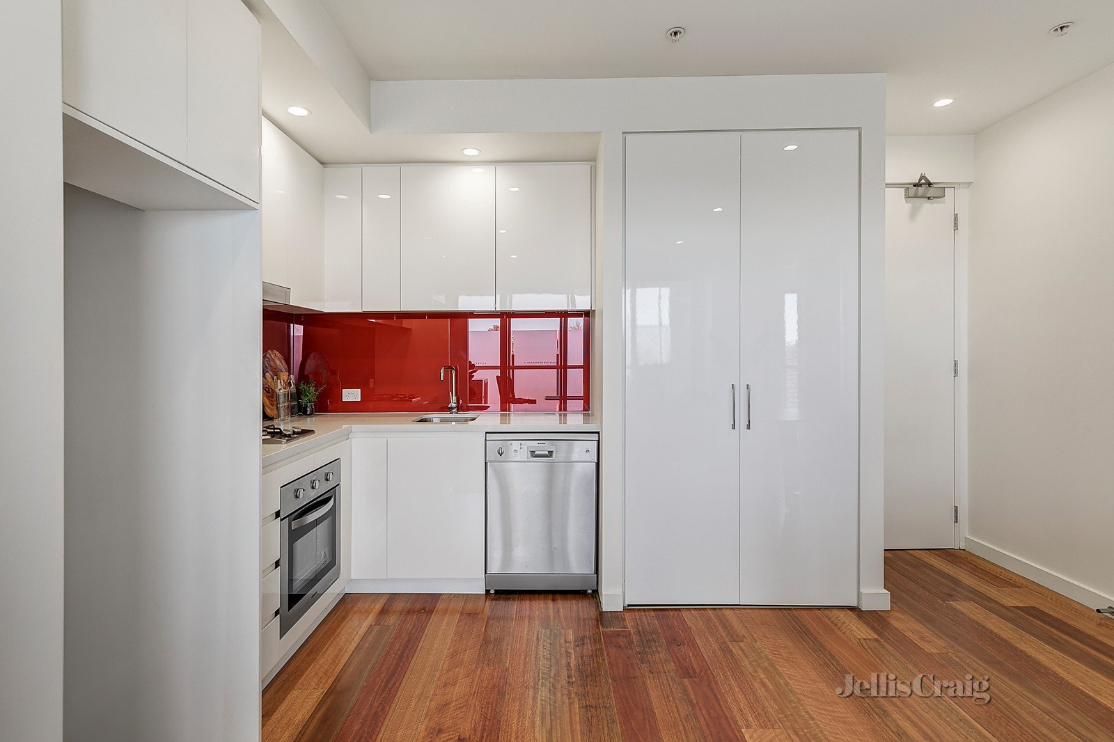 204/7 Brighton Road, St Kilda image 2