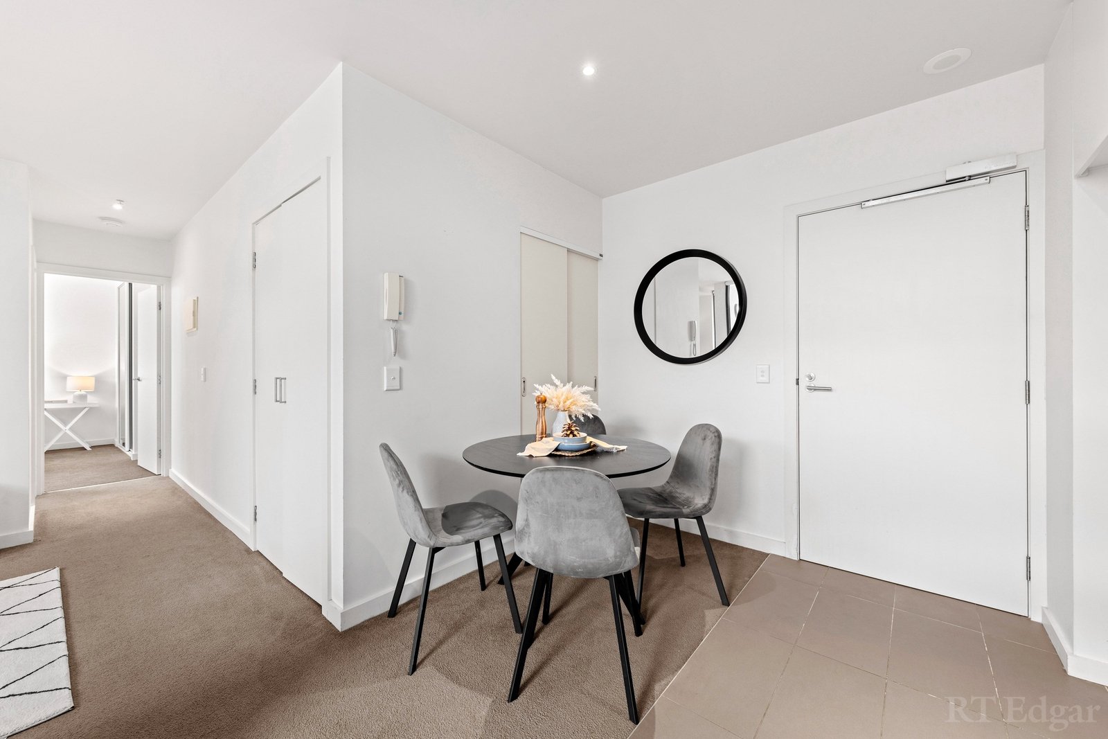Property Gallery Thumbnail 6