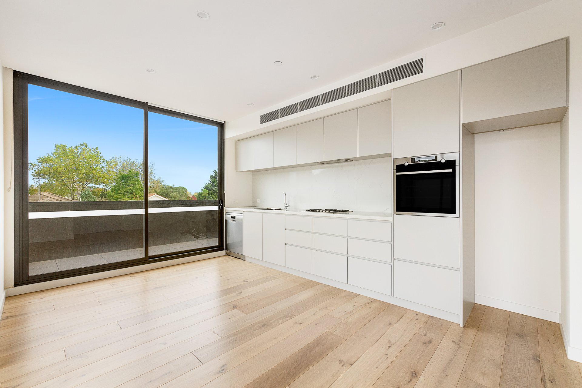 Property Gallery Thumbnail 2