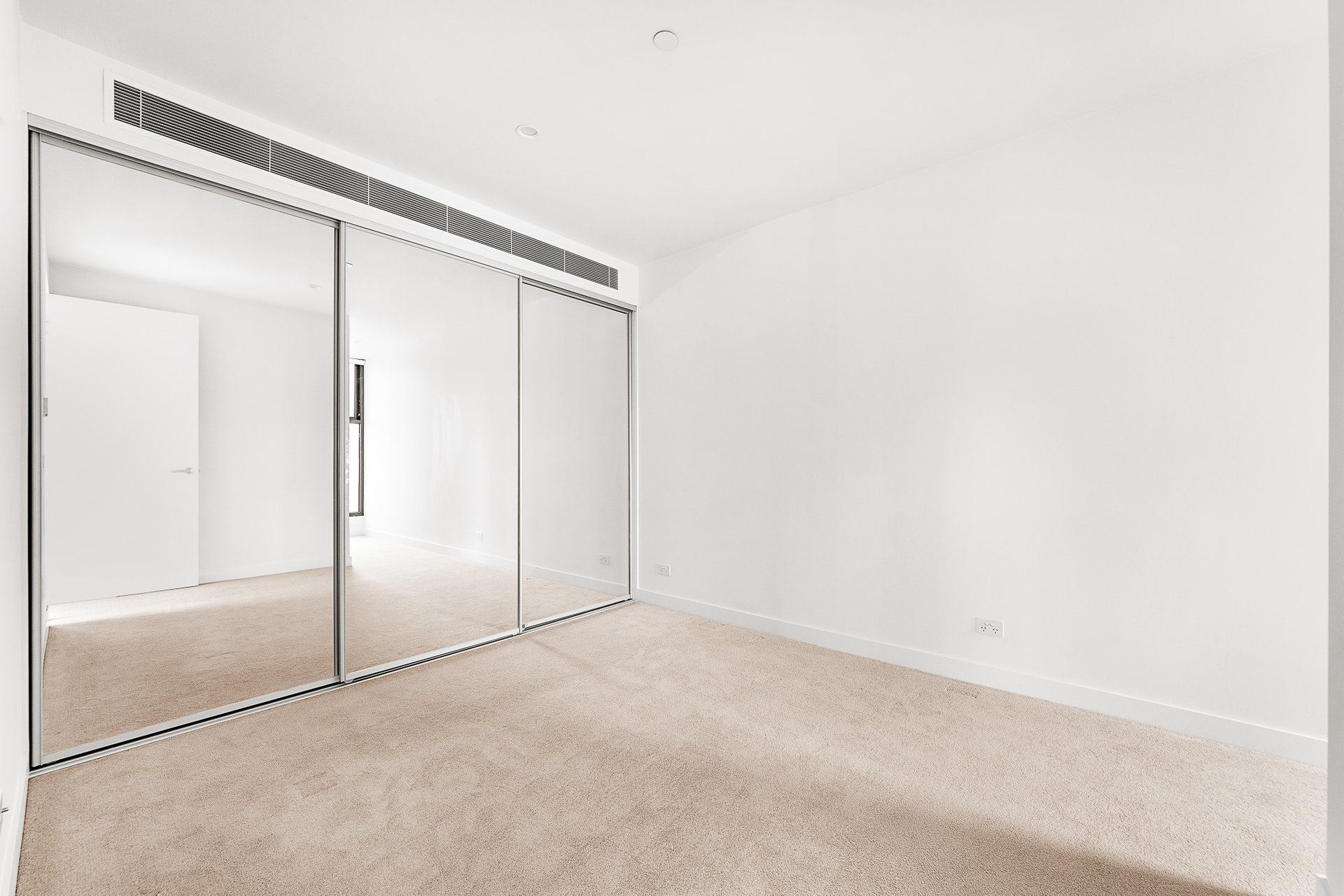 Property Gallery Thumbnail 5