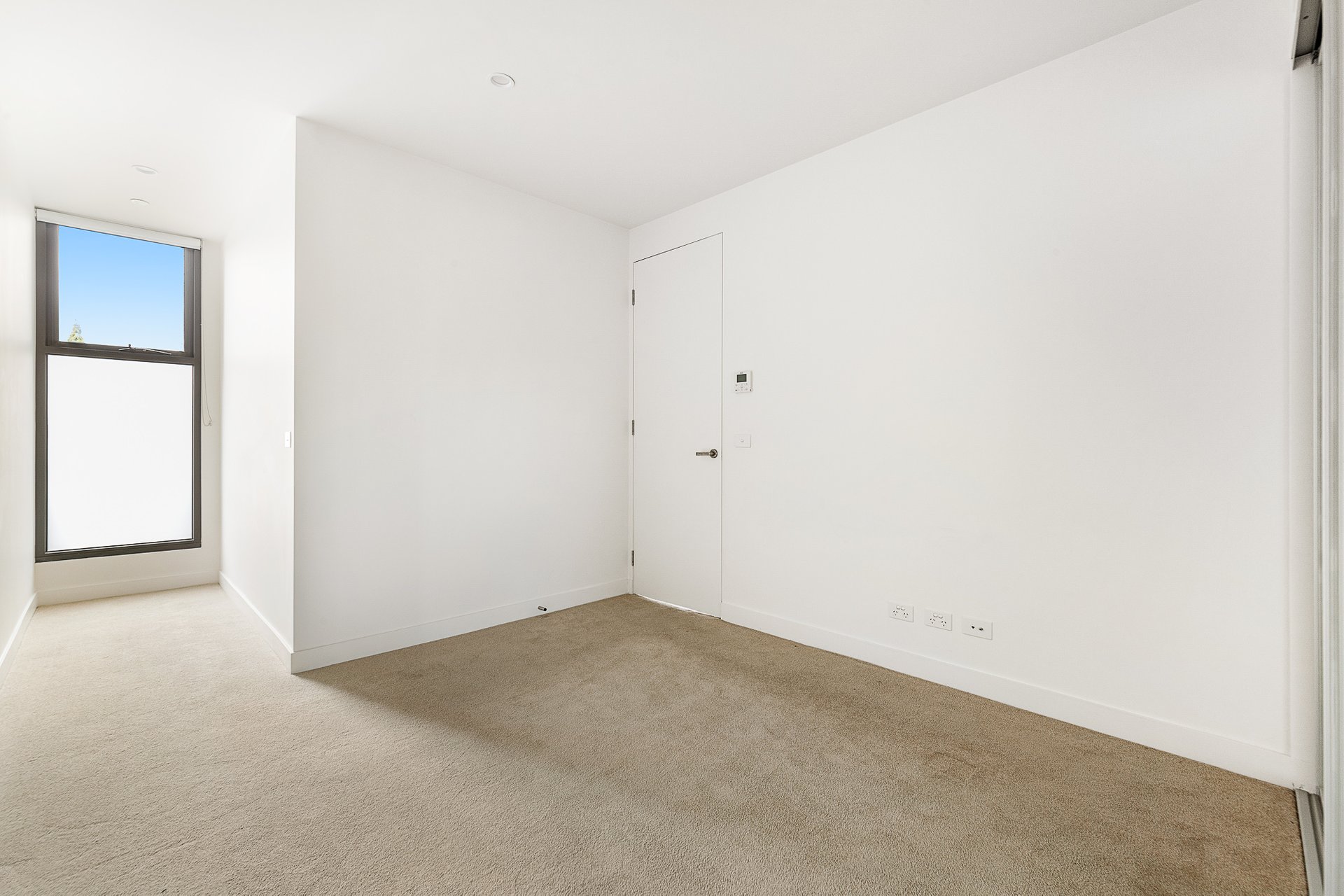Property Gallery Thumbnail 6