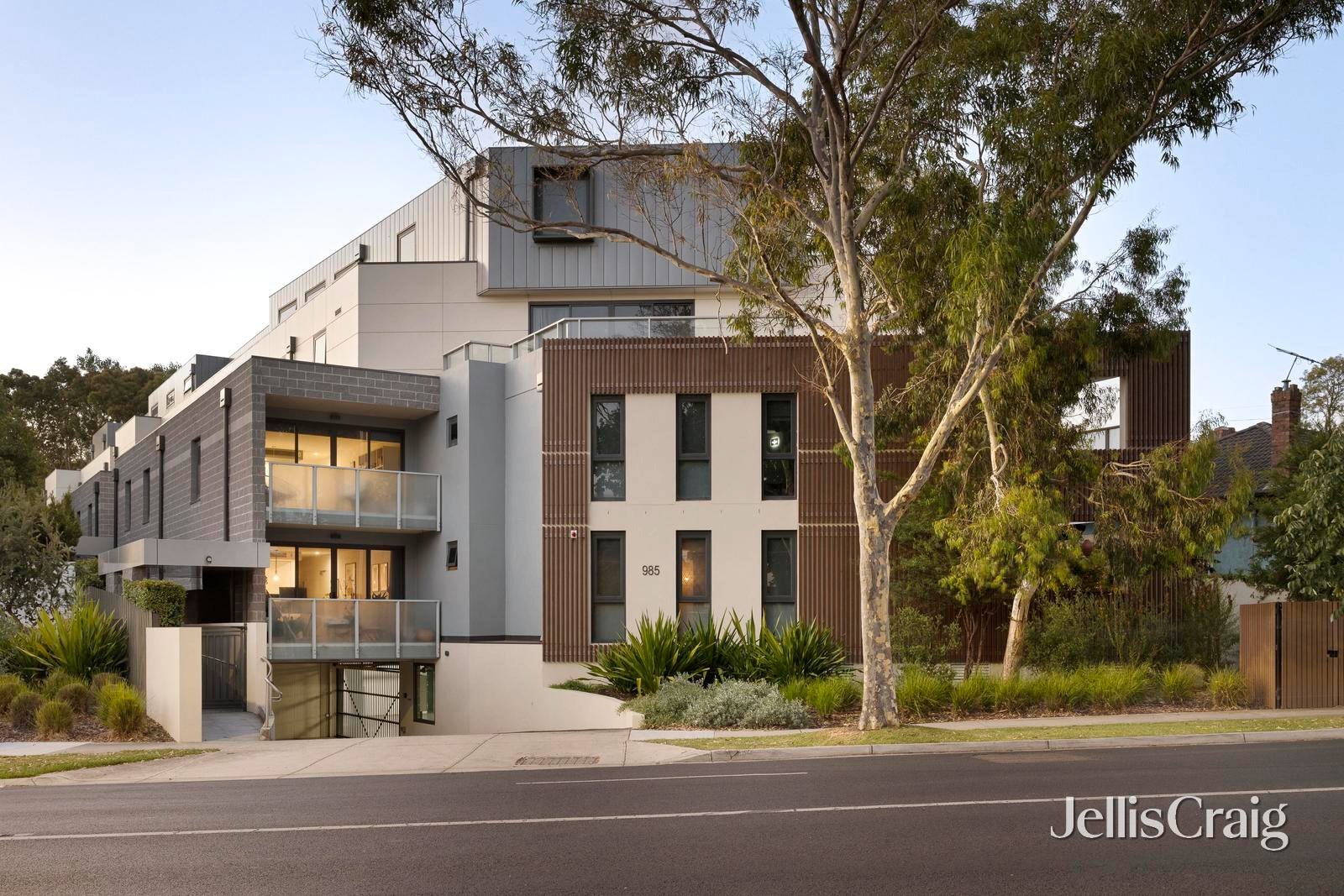 204/985 Heidelberg Road, Ivanhoe image 1
