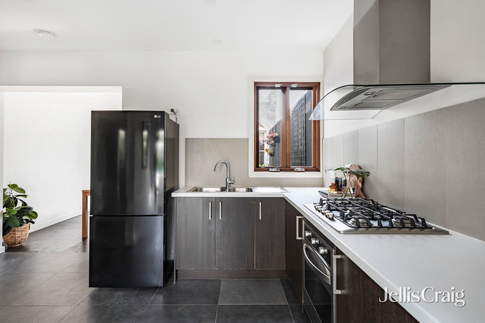205 Glenlyon Road, Brunswick&nbsp;East image 4