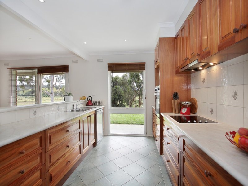 205 Gulf Road, Yarra Glen image 3