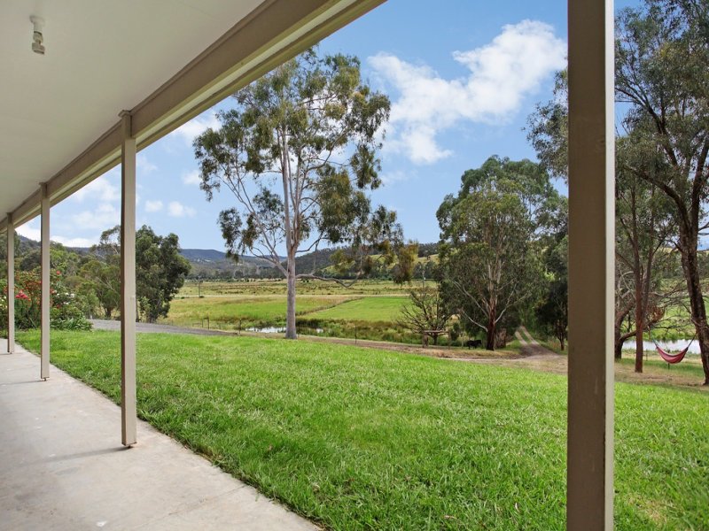 205 Gulf Road, Yarra Glen image 13