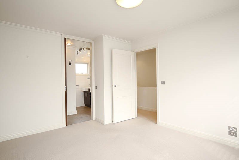 205 Neerim Road, Carnegie image 4