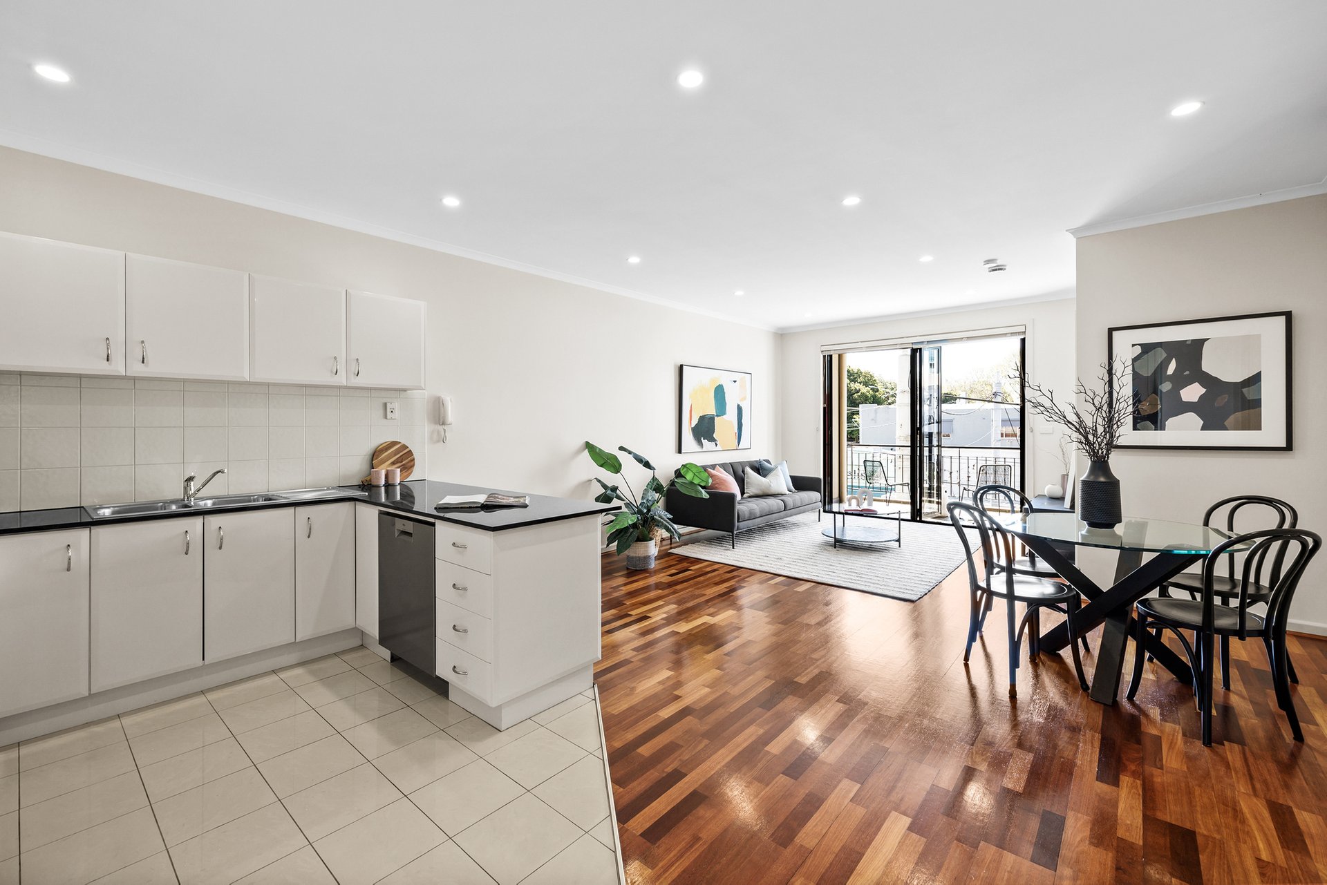 Property Gallery - Main Image