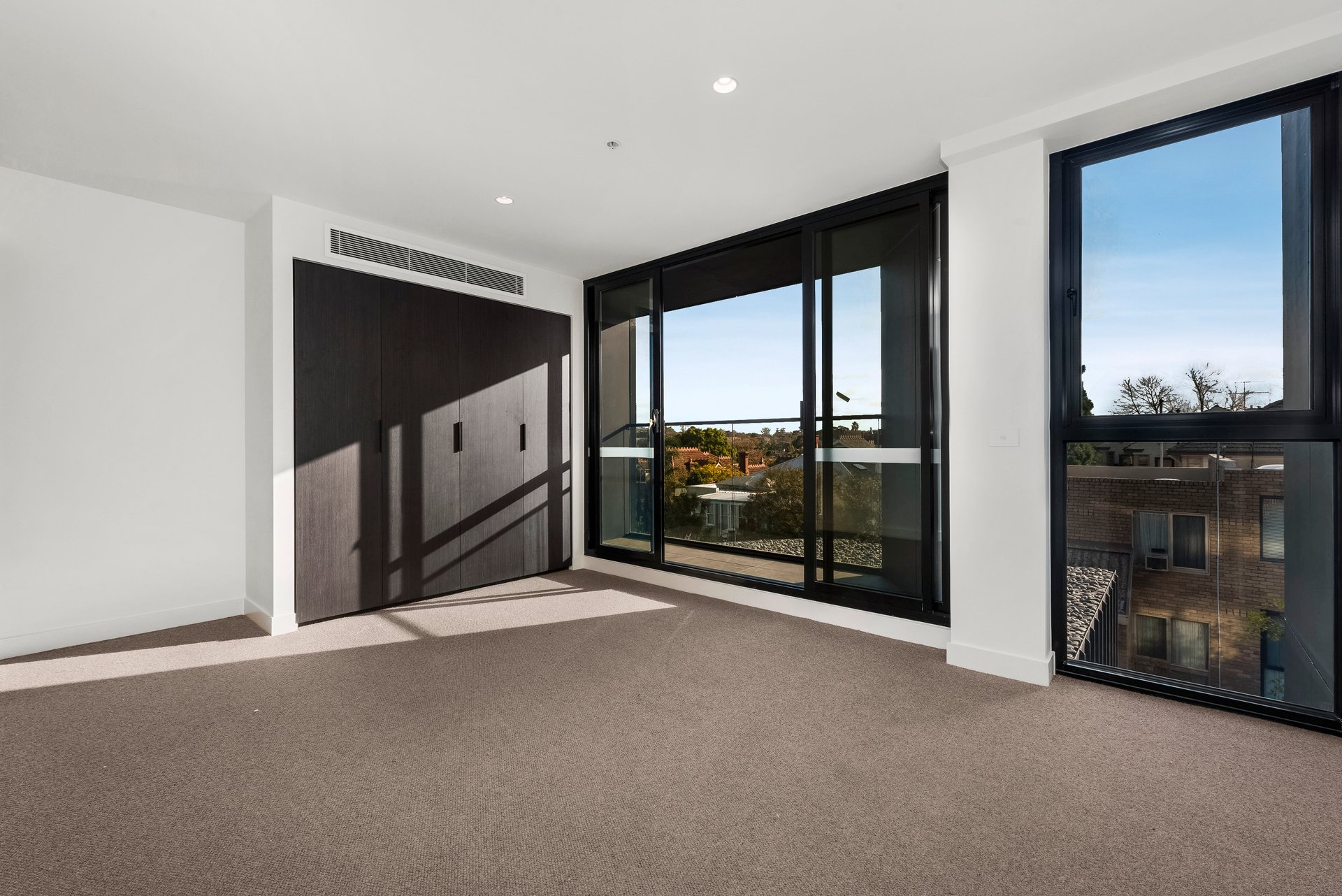 Property Gallery Thumbnail 5
