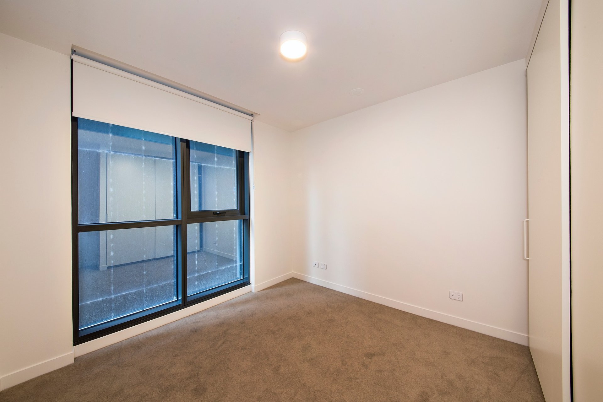 205 / 12 Queens Road Melbourne