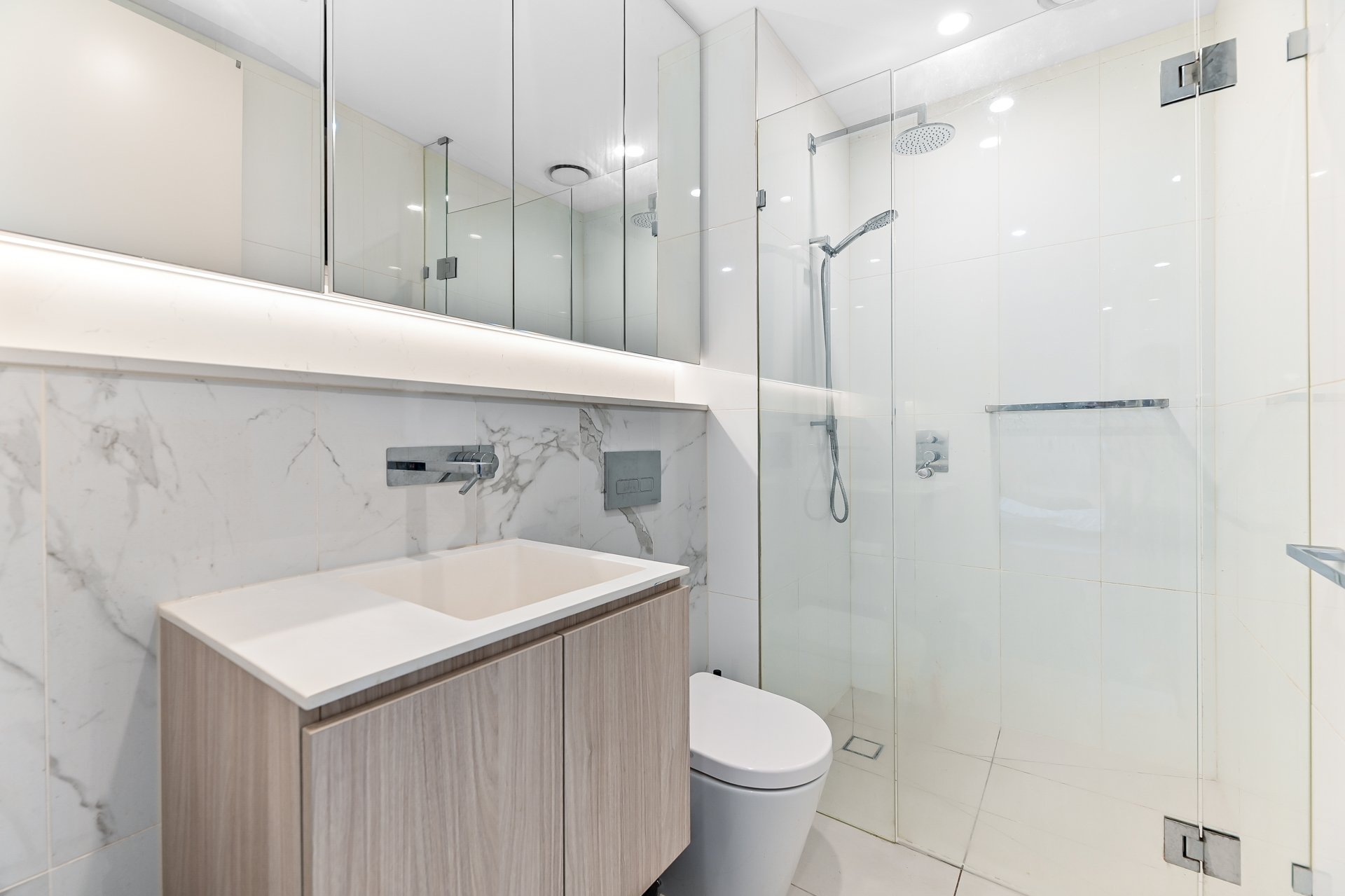 205/15-17 Irving Avenue, Box Hill image 9