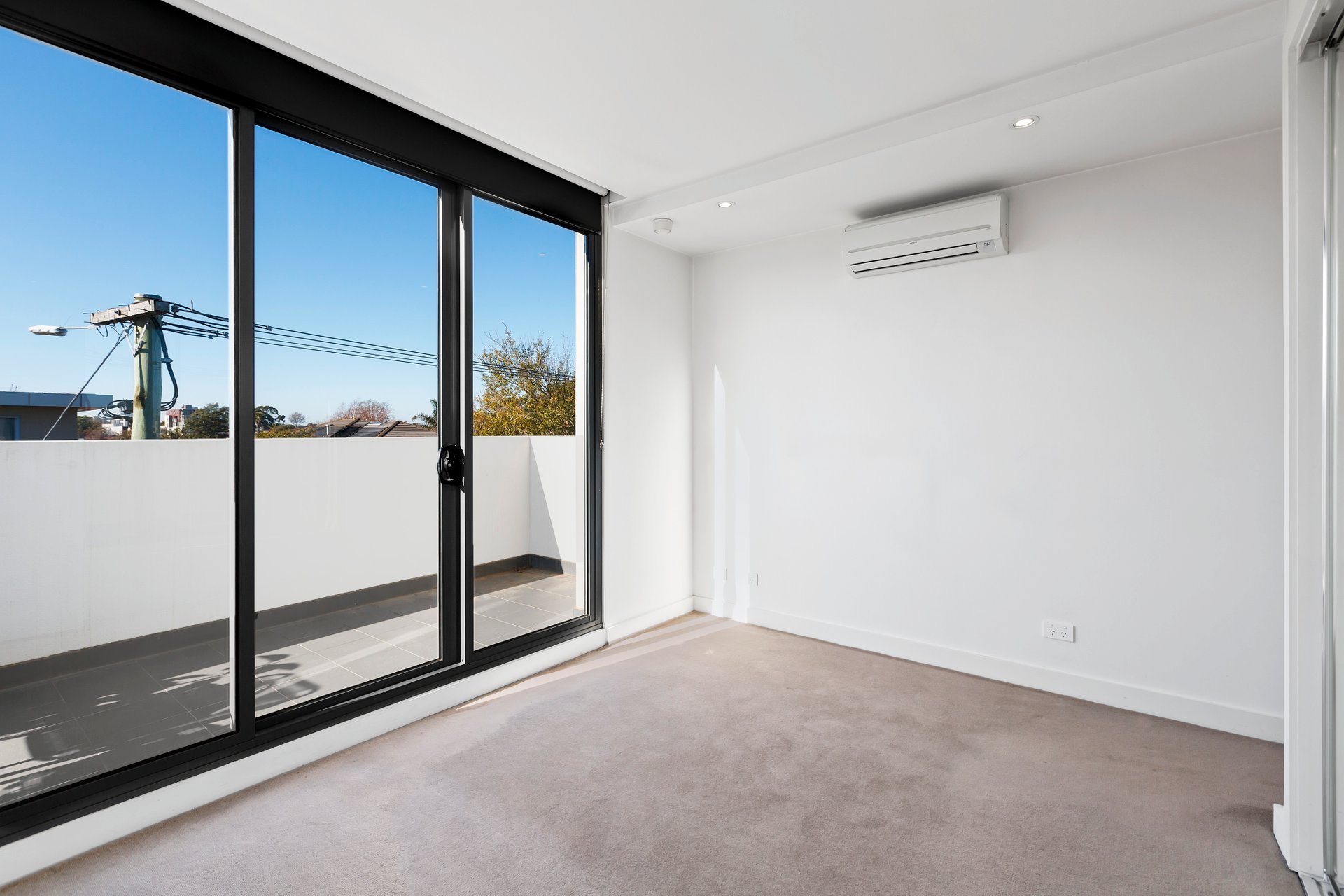 Property Gallery Thumbnail 4