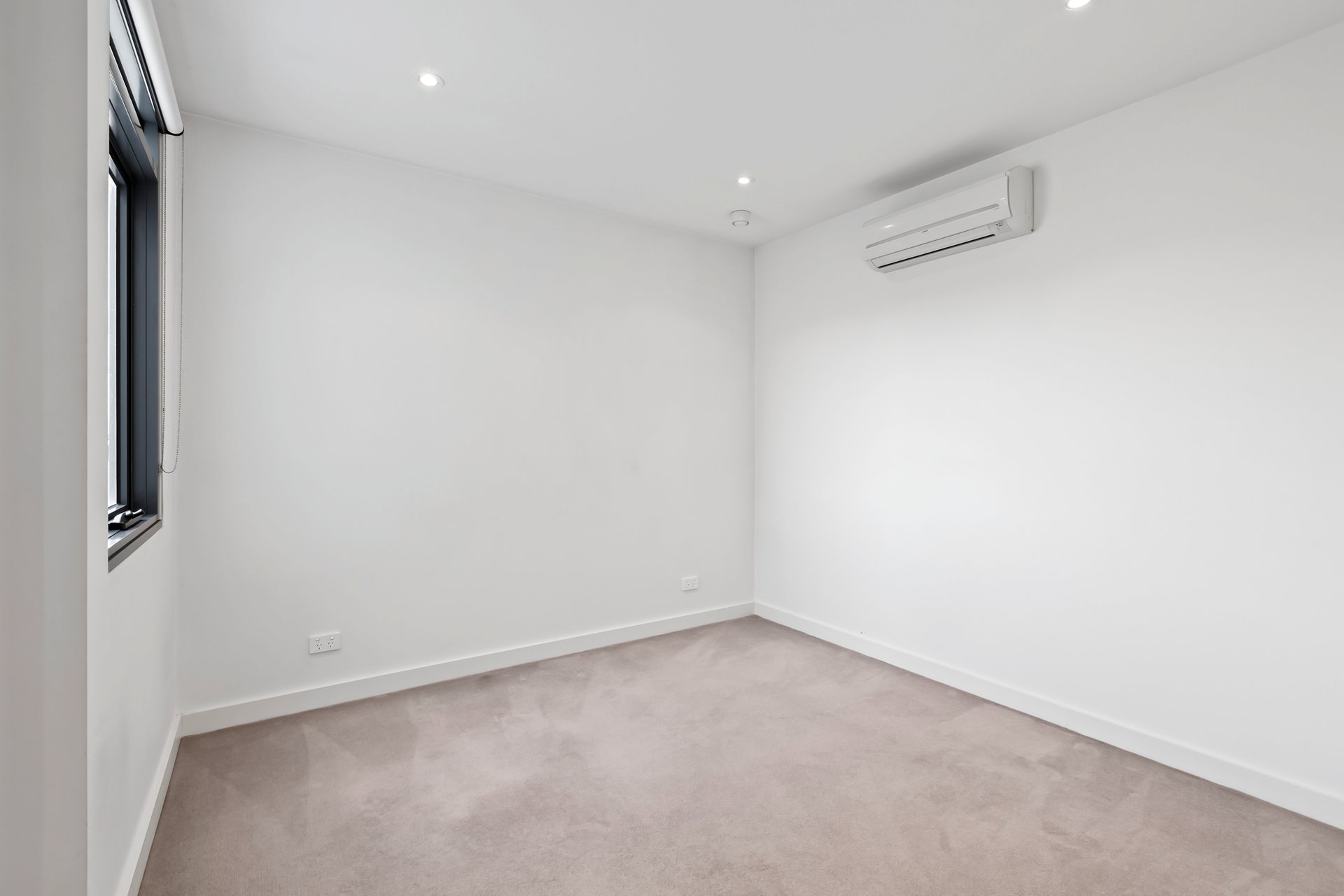 Property Gallery Thumbnail 6