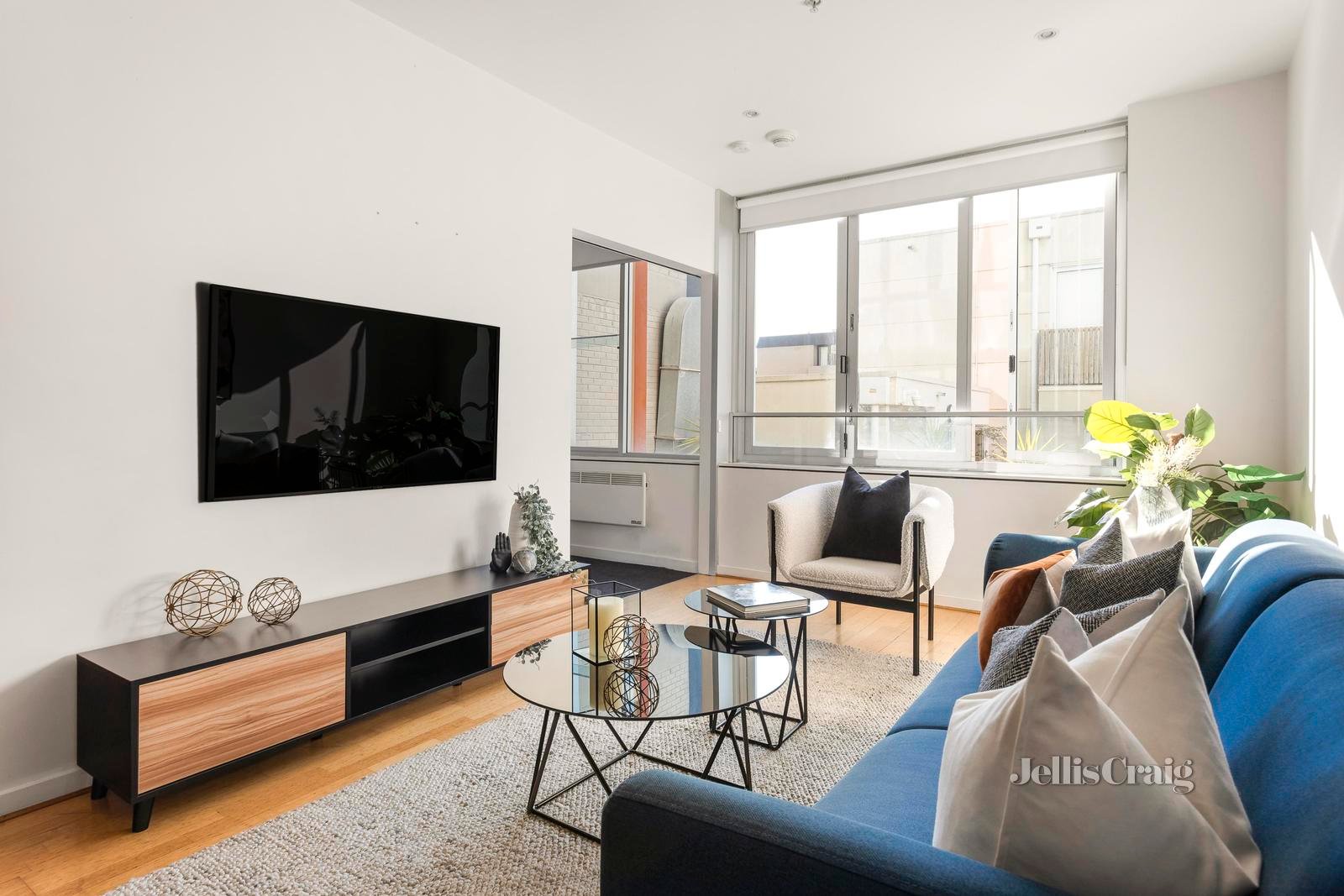 205/166 Wellington Parade, East Melbourne image 3