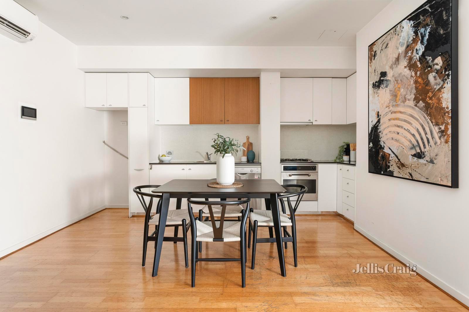 205/166 Wellington Parade, East Melbourne image 4
