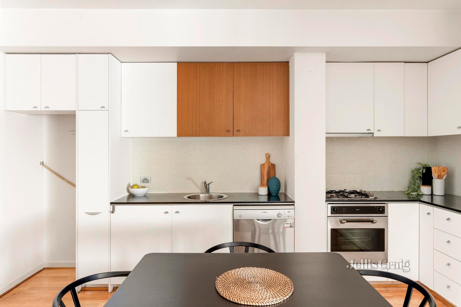 205/166 Wellington Parade, East Melbourne image 5