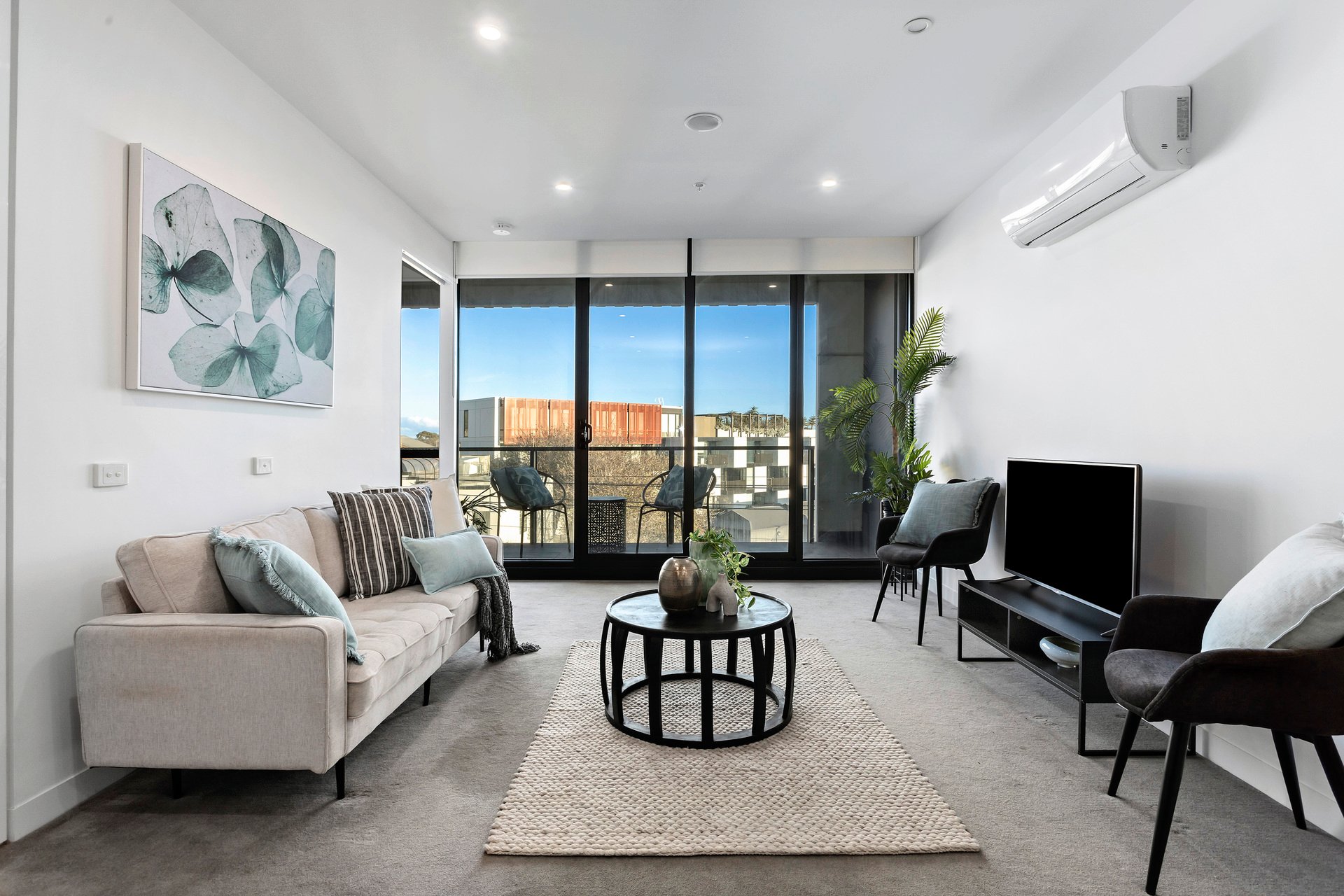 Property Gallery - Main Image