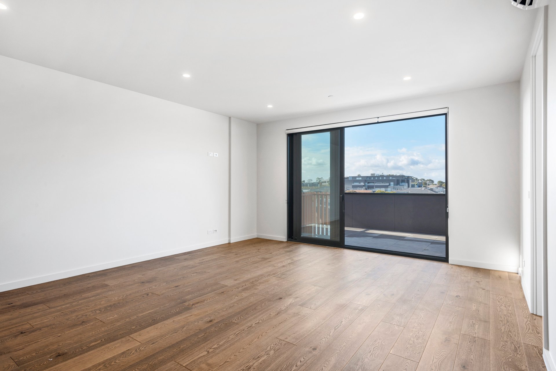 Property Gallery - Main Image