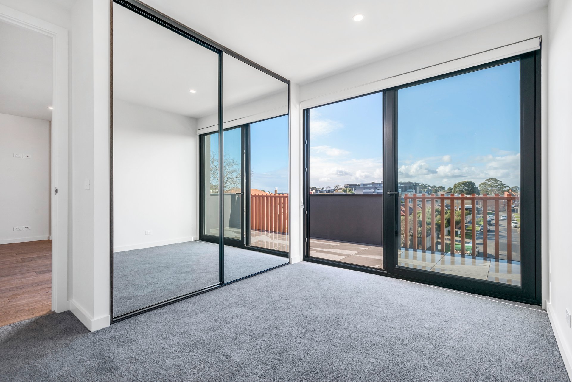 Property Gallery Thumbnail 3