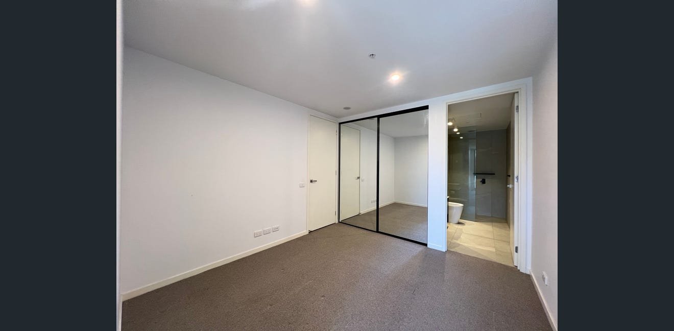 205/202 Surrey Road, Blackburn image 4