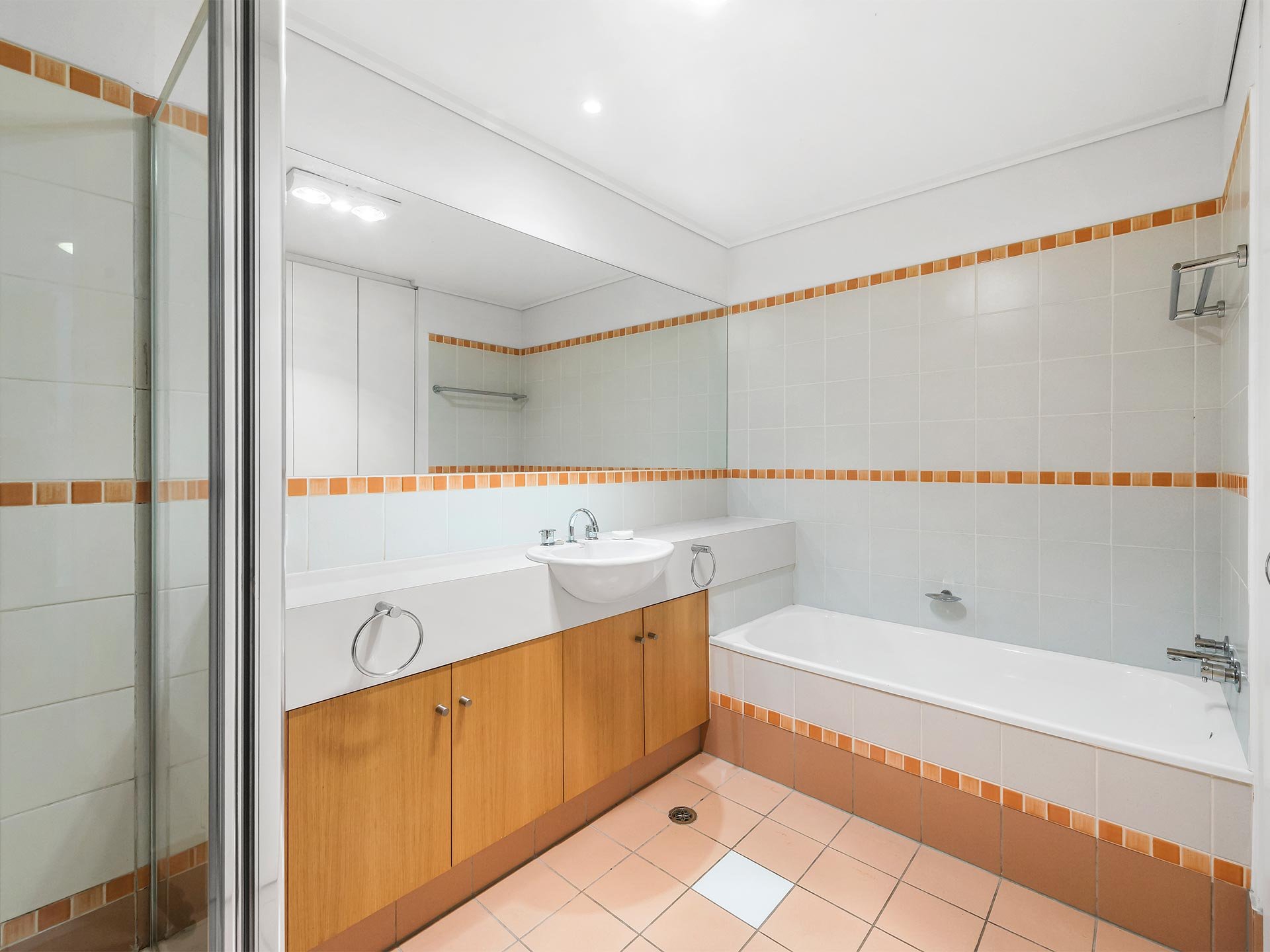 205 / 23 Queens Road MELBOURNE