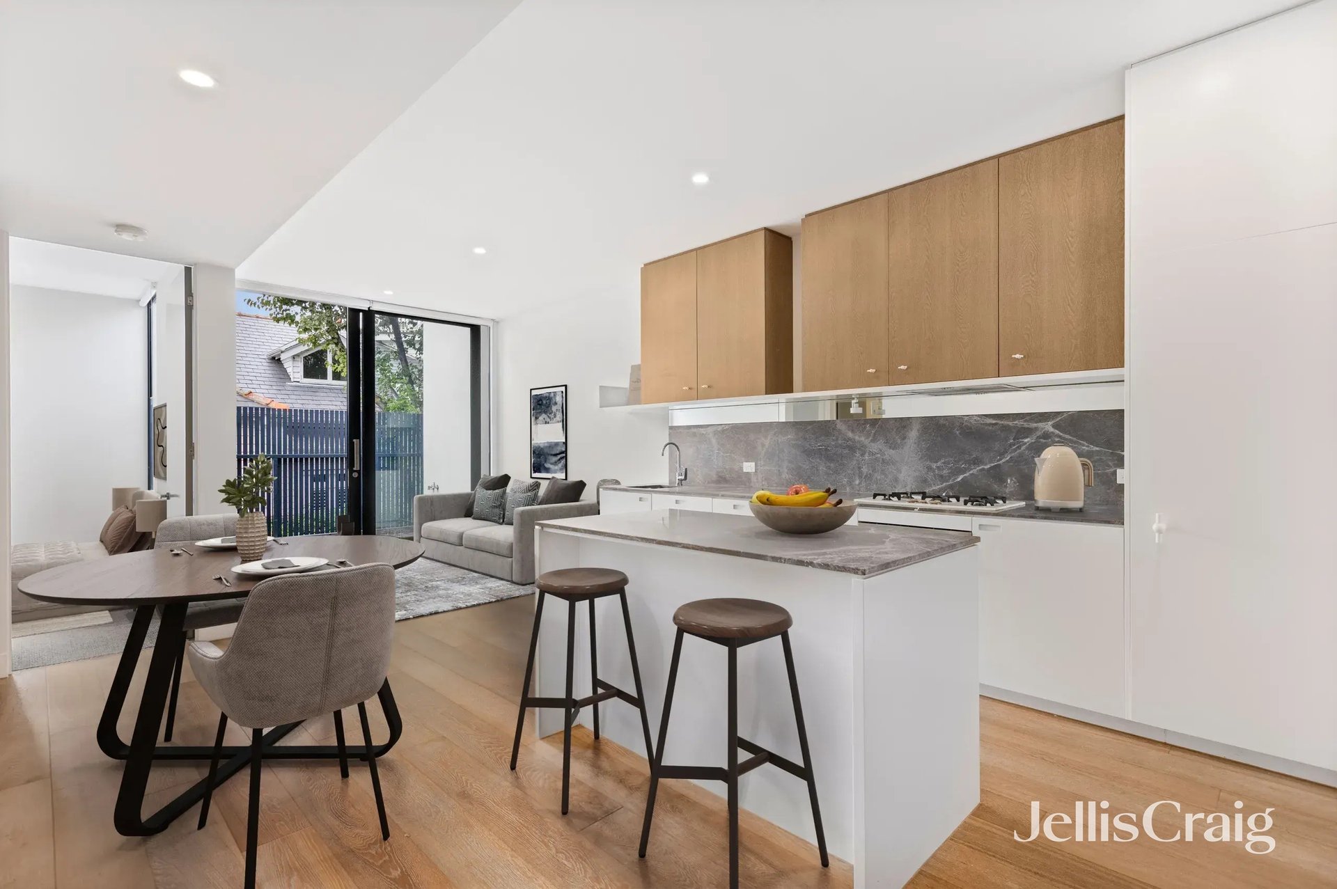 205/33 Crisp Street, Hampton image 1