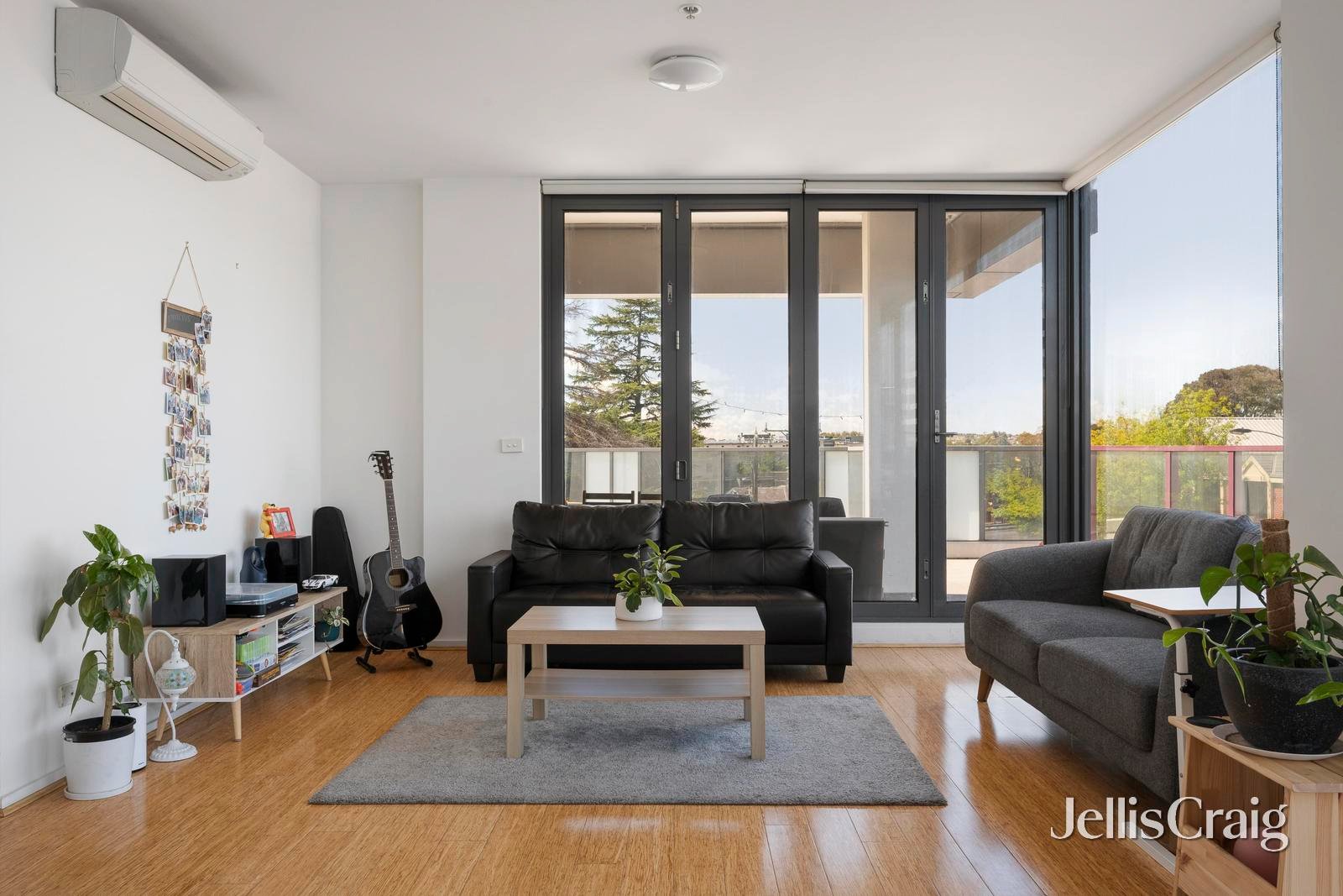 205/40 Burgundy Street, Heidelberg image 1