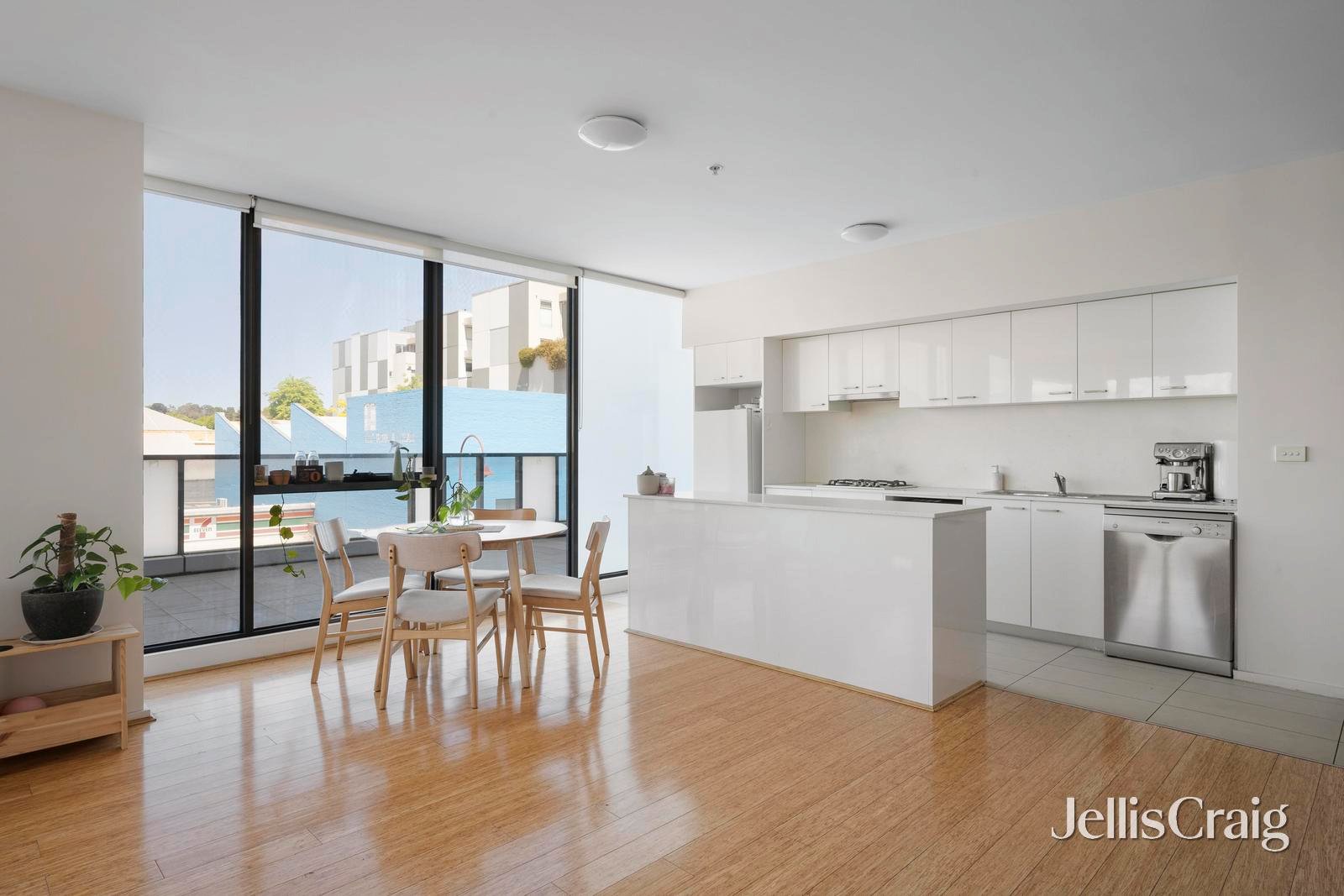 205/40 Burgundy Street, Heidelberg image 5