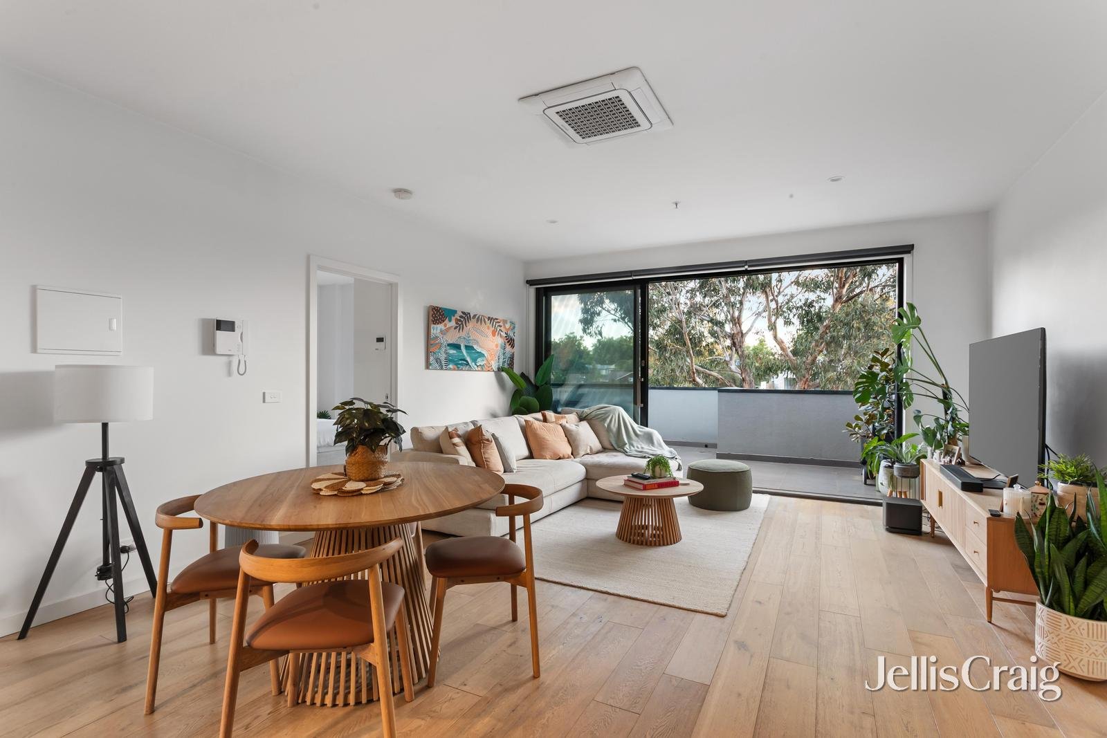 205/56 Harp Road, Kew image 2