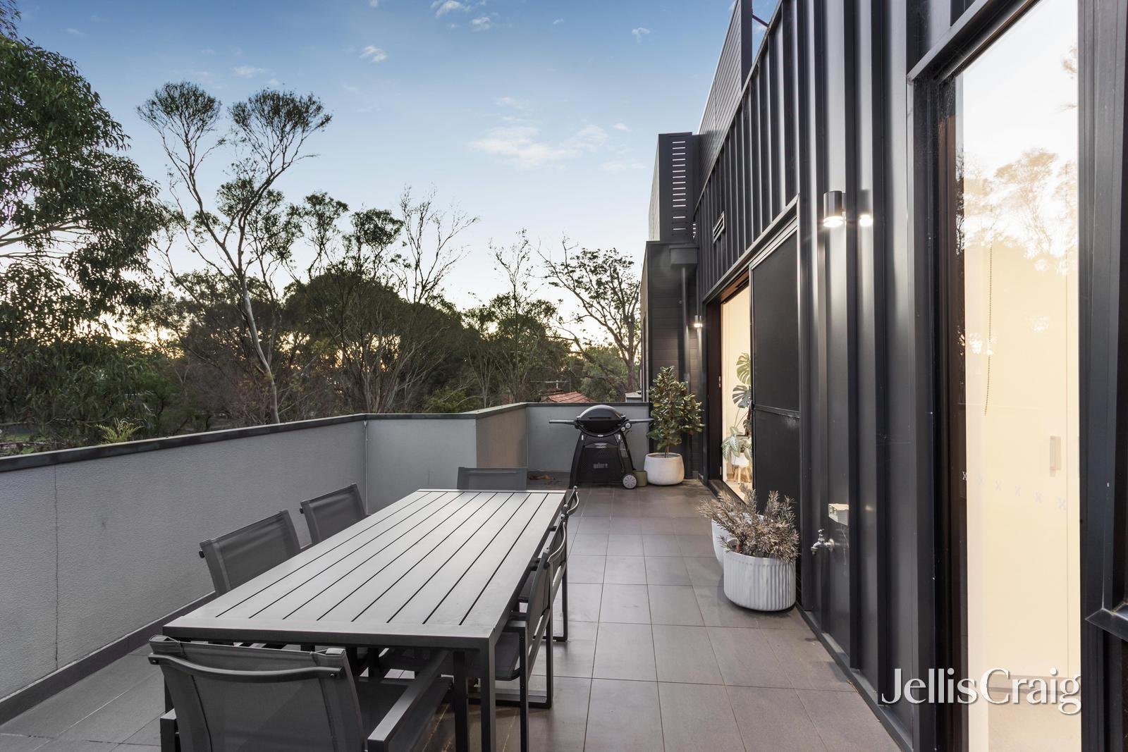 205/56 Harp Road, Kew image 3