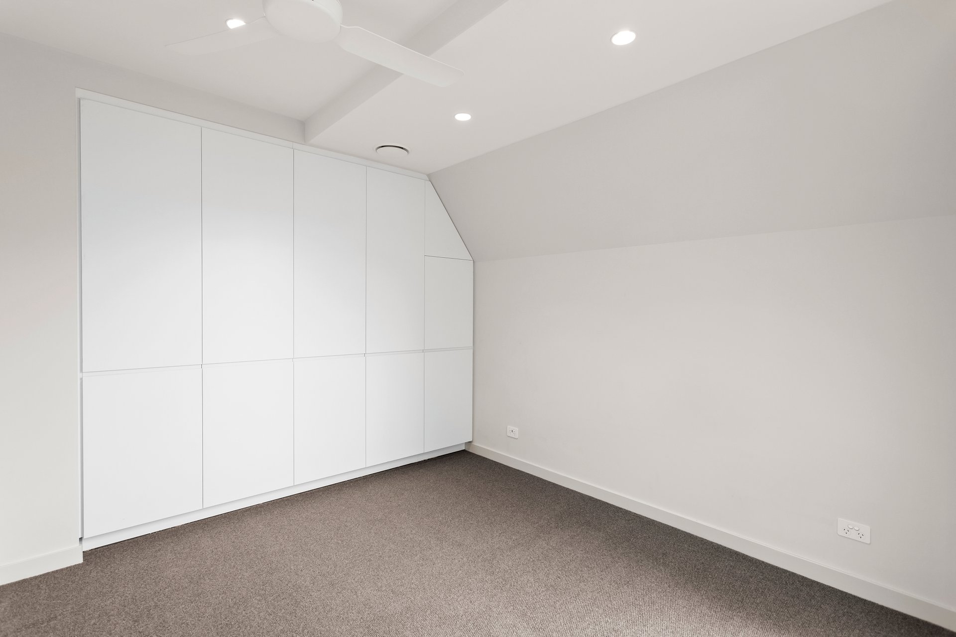 Property Gallery Thumbnail 7