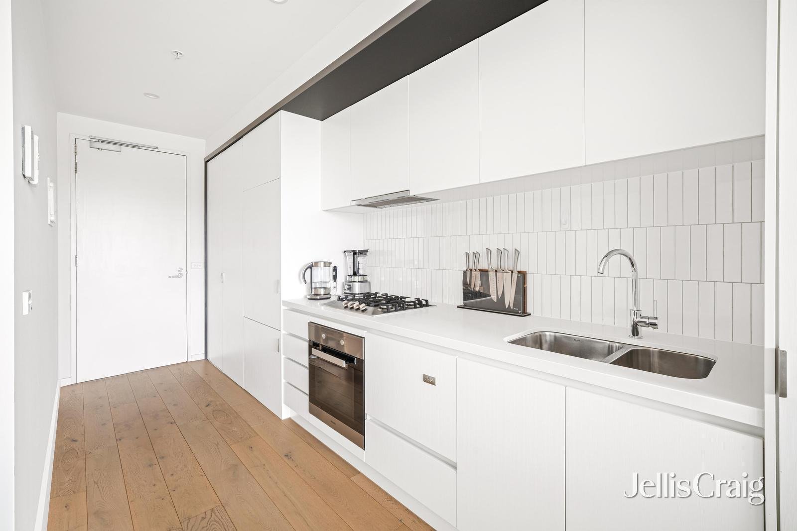 205/7 Balcombe Road, Mentone image 4