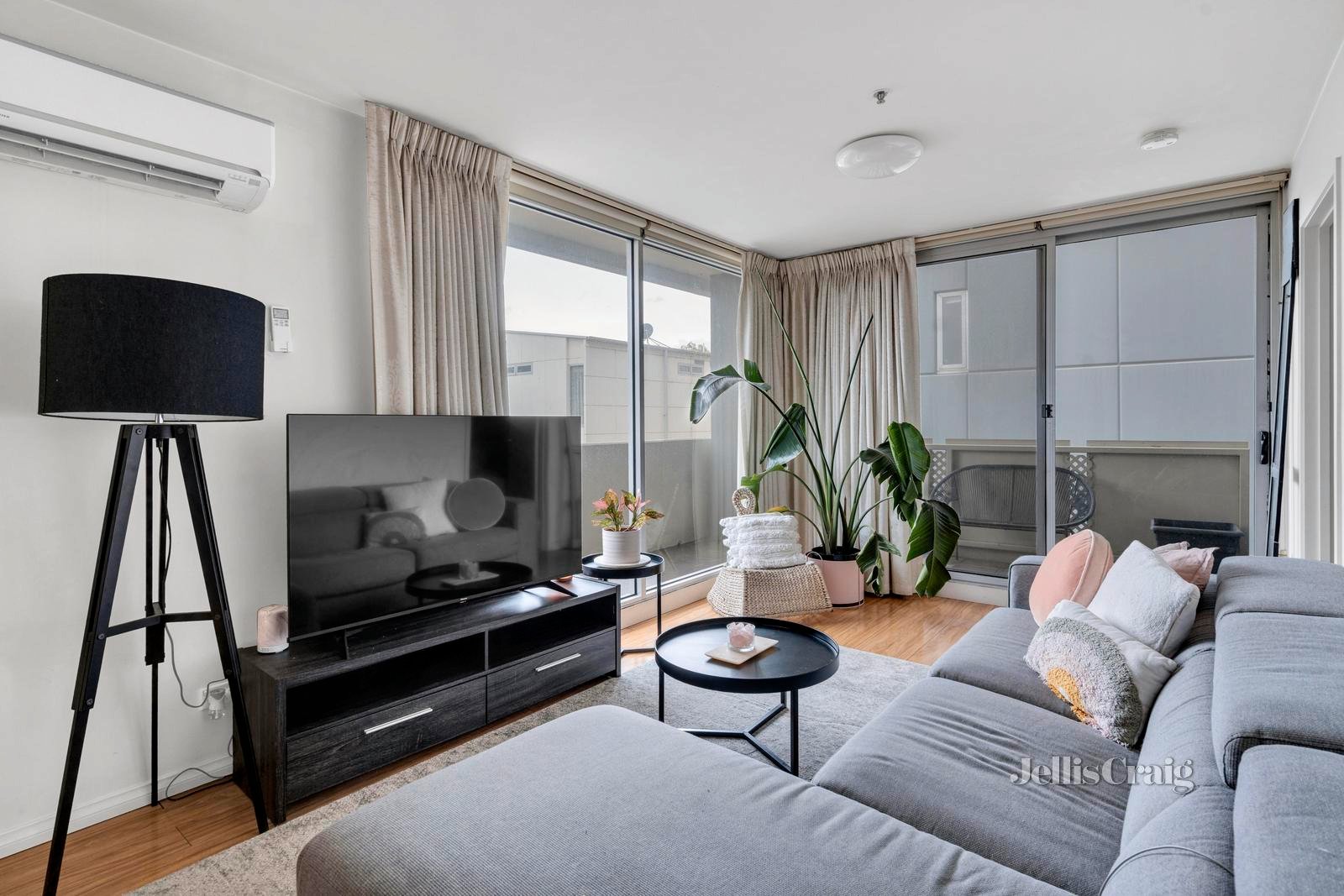 205/70 Speakmen Street, Kensington image 2