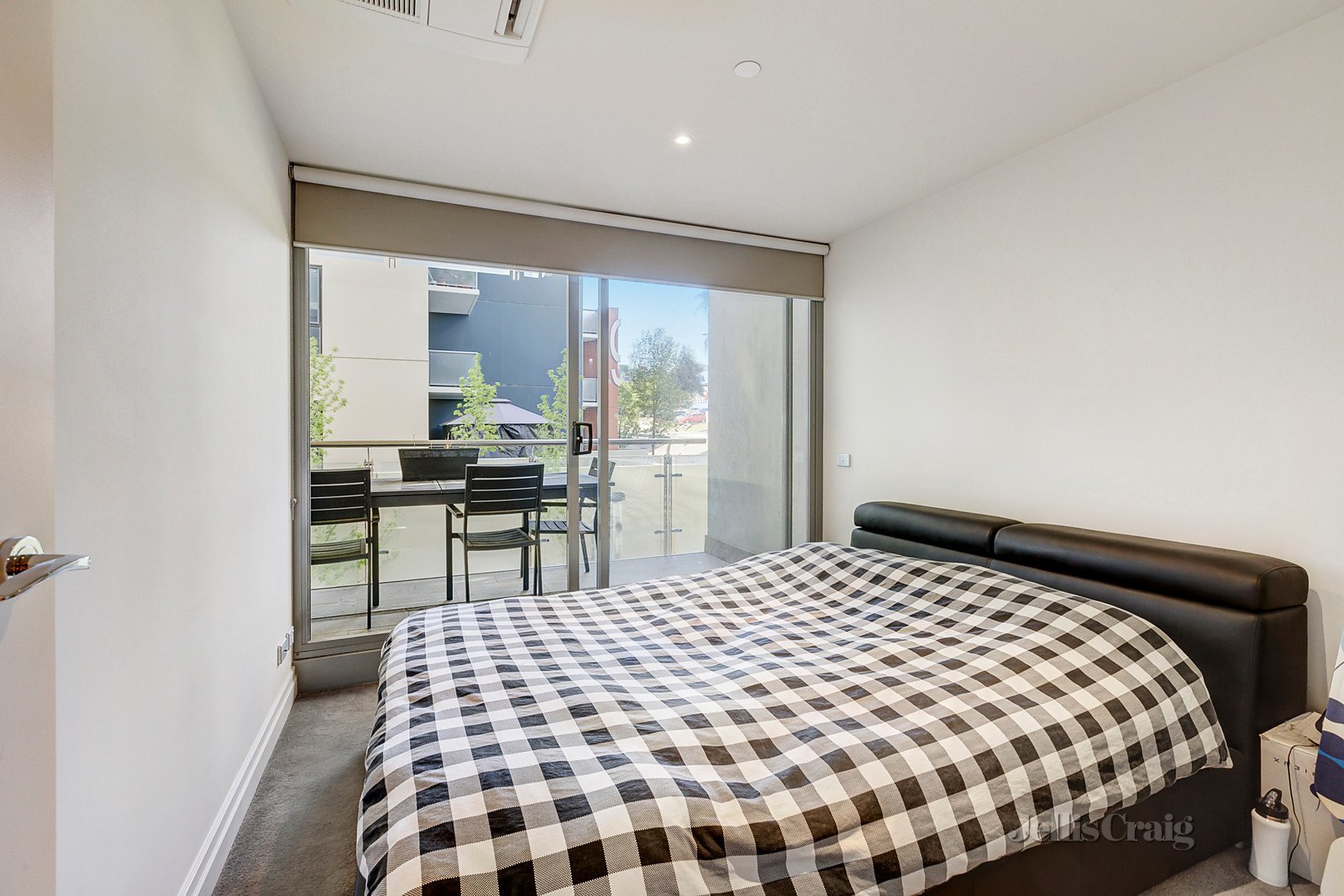 205/91-93 Tram Road, Doncaster image 4