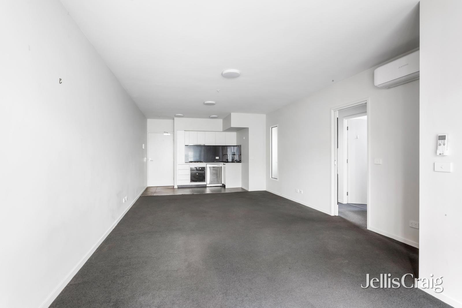 205/95 Warrigal Road, Hughesdale image 4