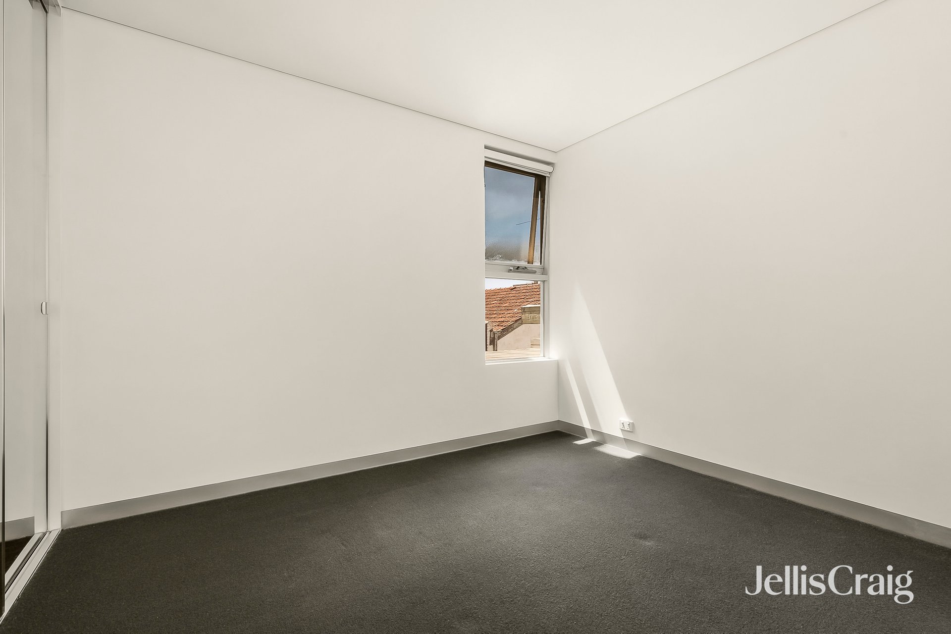 205/96 Ormond Road, Elwood image 4