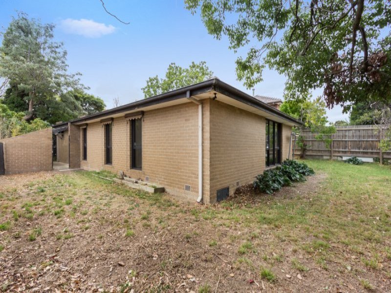 206 Manningham Road, Bulleen image 5