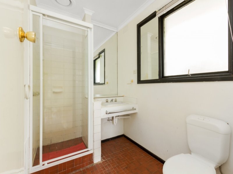 206 Manningham Road, Bulleen image 9