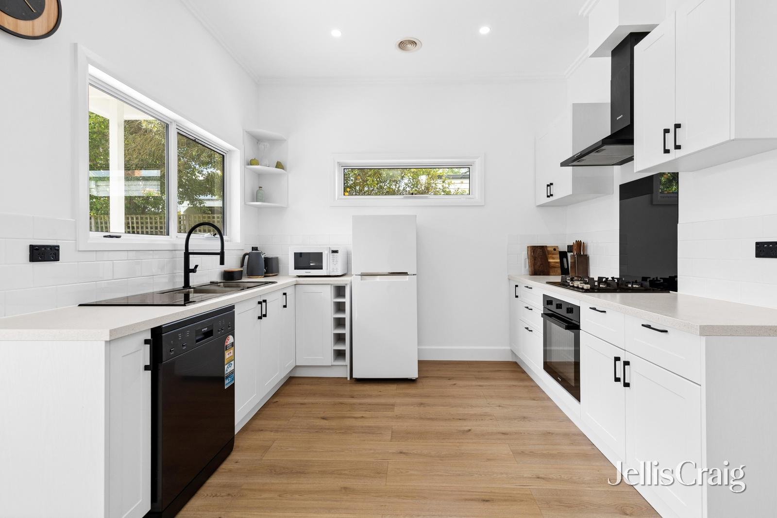 206 Pleasant Street South, Newington image 3