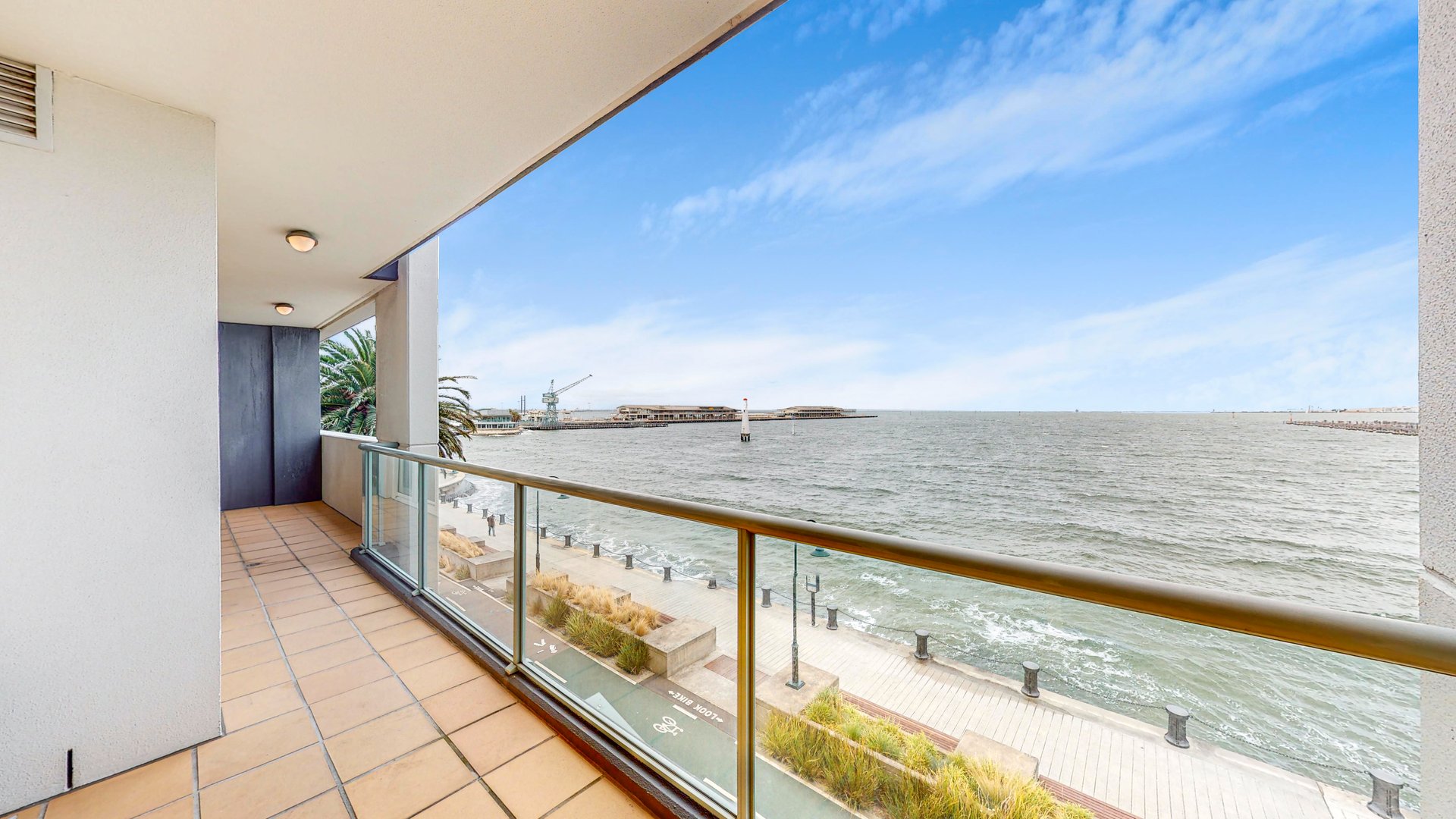 206/127 Beach Street, Port Melbourne image 4