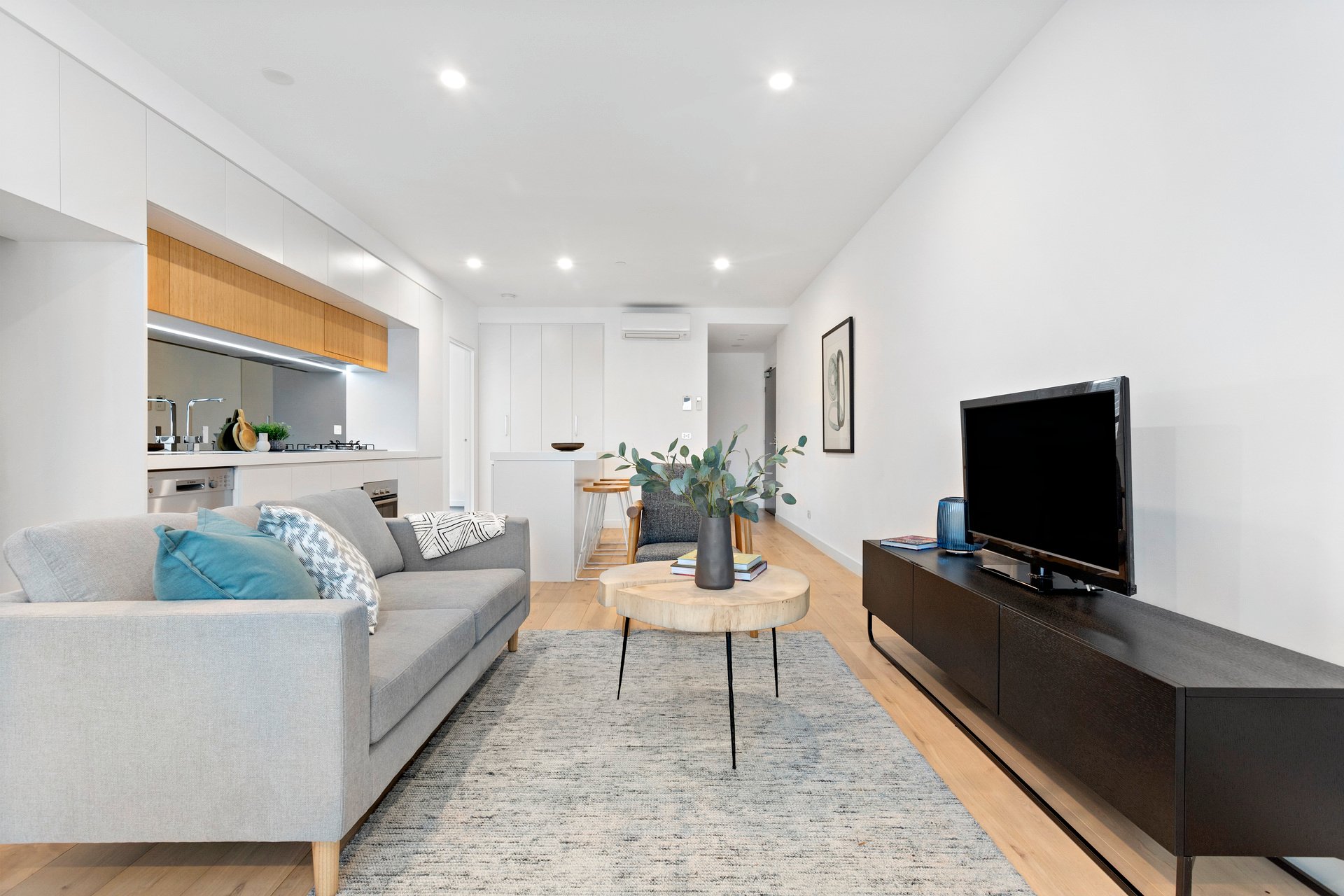 Property Gallery Thumbnail 3
