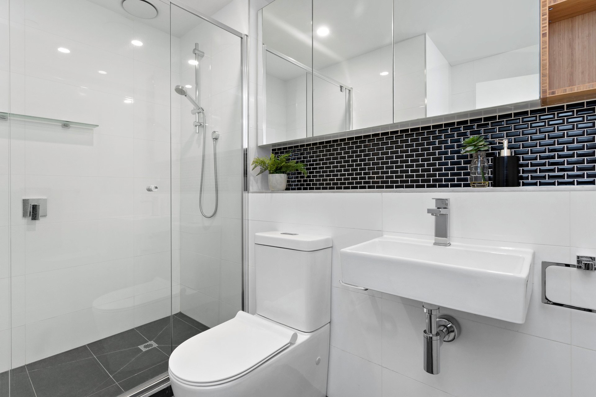 Property Gallery Thumbnail 8