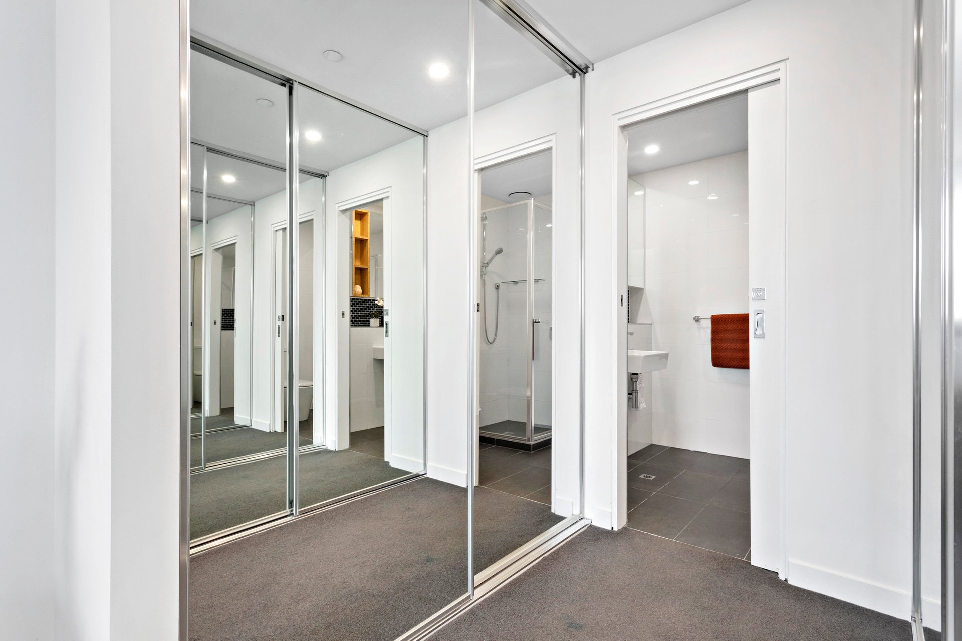 Property Gallery Thumbnail 9
