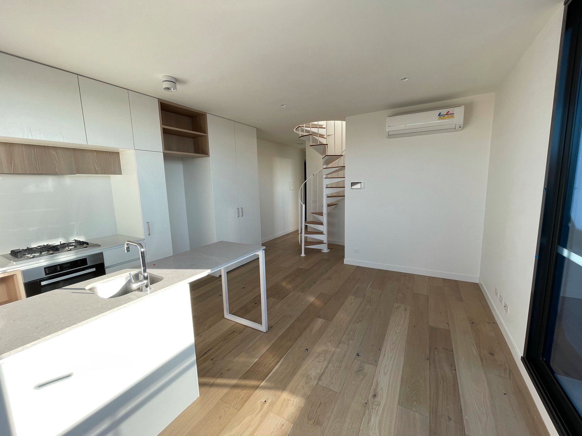 Property Gallery Thumbnail 3