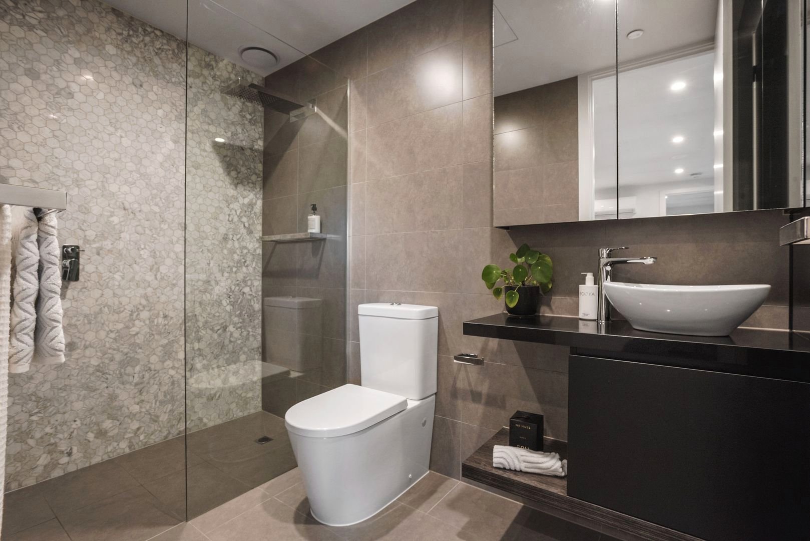 Property Gallery Thumbnail 8